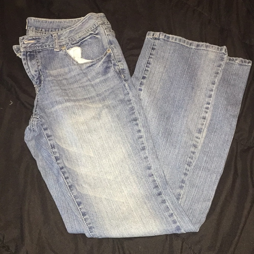 Women’s size 11/12 Tall Bootcut Aeropostale Jeans.